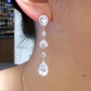 Elegant Silver Rhinestone Drop Earrings New NWT Bridal